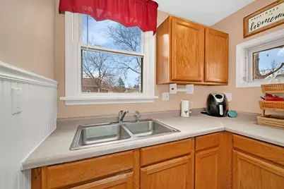 565 E Norris Drive, Ottawa, IL 61350 - Photo 12