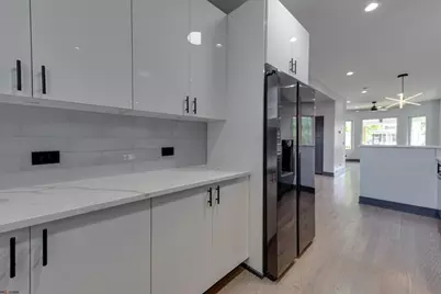 [Address not provided], Chicago, IL 60617 - Photo 6