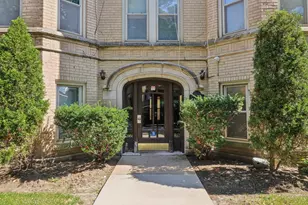 5621 N Spaulding Ave, Chicago, IL 60659 - Photo 2