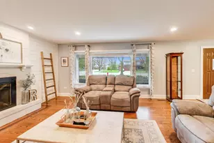 2822 N Brighton Pl, Arlington Heights, IL 60004 - Photo 4