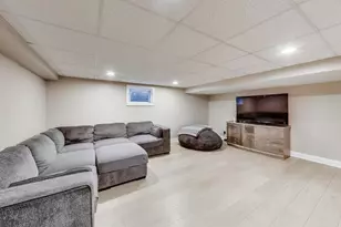 2822 N Brighton Pl, Arlington Heights, IL 60004 - Photo 32