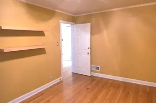 8609 S Indiana Ave, Chicago, IL 60619 - Photo 12