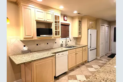 8609 S Indiana Avenue, Chicago, IL 60619 - Photo 10