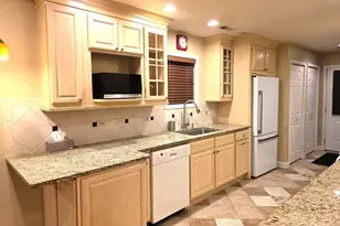 8609 S Indiana Ave, Chicago, IL 60619 - Photo 10