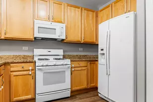 732 Woodewind Dr, Naperville, IL 60563 - Photo 6