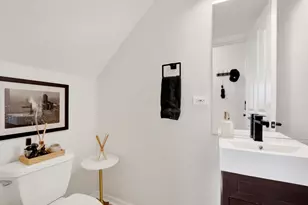 856 W Buckingham Pl, Chicago, IL 60657 - Photo 10