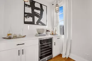 856 W Buckingham Pl, Chicago, IL 60657 - Photo 8