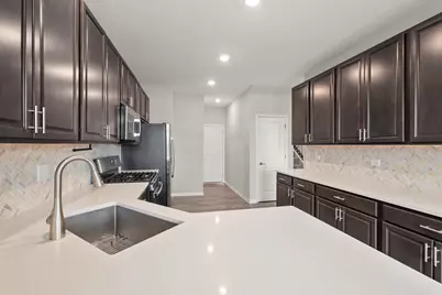 2045 Stuttle Road, Batavia, IL 60510 - Photo 6