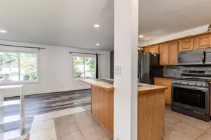 214 Far Hills Dr, Bolingbrook, IL 60440 - Photo 8