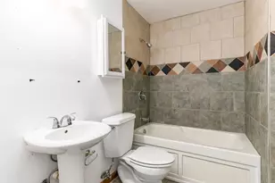 214 Far Hills Dr, Bolingbrook, IL 60440 - Photo 14