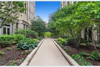 700 N Larrabee Street #1003, Chicago, IL 60654 - Photo 16