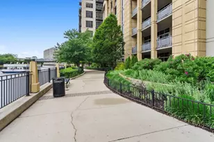 700 N Larrabee St, Chicago, IL 60654 - Photo 18