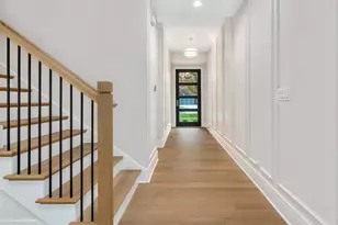 104 N Evergreen Ave, Elmhurst, IL 60126 - Photo 2