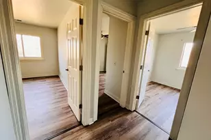 575 Greystone Ln, Wheeling, IL 60090 - Photo 8