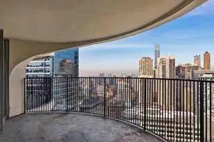 300 N State St, Chicago, IL 60654 - Photo 18