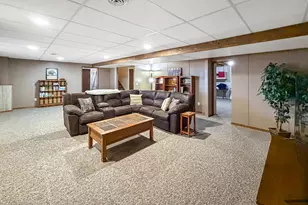 1150 S Greenfield Dr, Freeport, IL 61032 - Photo 30