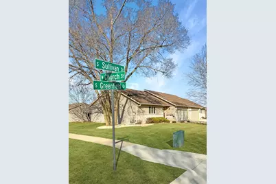 1150 S Greenfield Drive #1150, Freeport, IL 61032 - Photo 2
