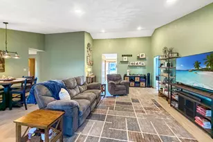 1150 S Greenfield Dr, Freeport, IL 61032 - Photo 6