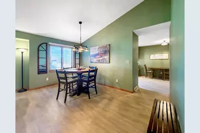 1150 S Greenfield Drive #1150, Freeport, IL 61032 - Photo 8