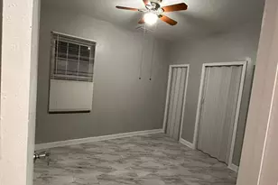 221 N Hickory St, Joliet, IL 60435 - Photo 2