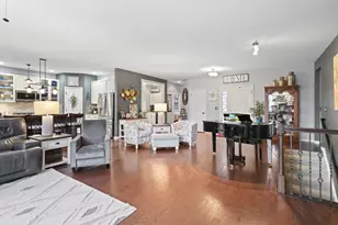 2165 Walnut Glen Blvd, Island Lake, IL 60042 - Photo 8