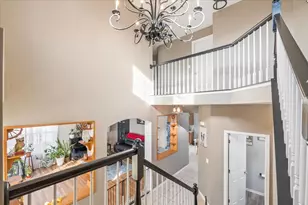 821 Red Barn Ln, Elgin, IL 60124 - Photo 10