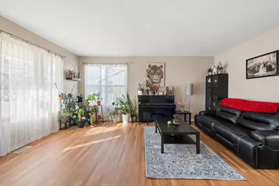 821 Red Barn Lane, Elgin, IL 60124 - Photo 4