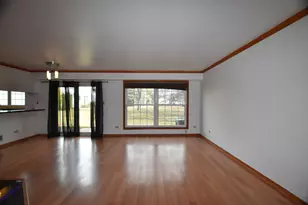 4475 Olmstead Dr, Hoffman Estates, IL 60192 - Photo 4