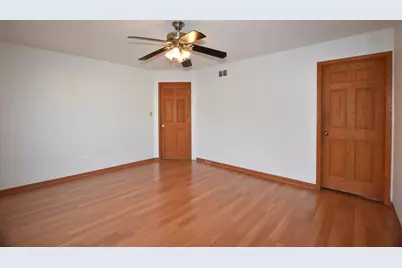 4475 Olmstead Drive, Hoffman Estates, IL 60192 - Photo 32