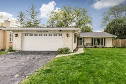133 W King George Court, Palatine, IL 60067 - Photo 2
