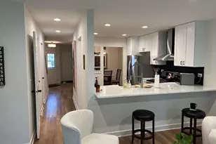 1056 Lakewood Cir, Carol Stream, IL 60188 - Photo 8