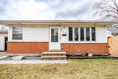 213 N Idlewild Avenue, Mundelein, IL 60060 - Photo 2