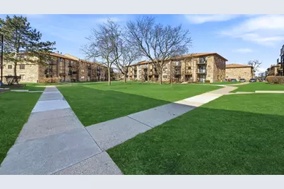 142 Klein Creek Court #B, Carol Stream, IL 60188 - Photo 2