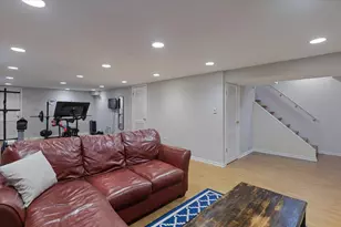 7350 N Tripp Ave, Lincolnwood, IL 60712 - Photo 32