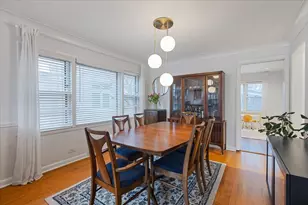 7350 N Tripp Ave, Lincolnwood, IL 60712 - Photo 12