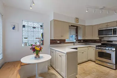 7350 N Tripp Avenue, Lincolnwood, IL 60712 - Photo 10