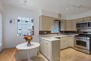 7350 N Tripp Ave, Lincolnwood, IL 60712 - Photo 10