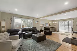 905 Grand Blvd, Wauconda, IL 60084 - Photo 2