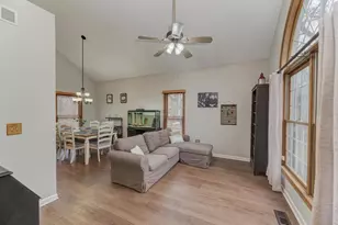 460 Springwood Ln, Bolingbrook, IL 60440 - Photo 6