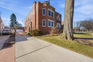 9908 S Bell Ave, Chicago, IL 60643 - Photo 2