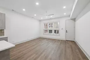 2719 W St Georges Ct, Chicago, IL 60647 - Photo 2