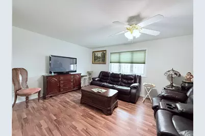 28 W Devon Avenue, Glendale Heights, IL 60139 - Photo 14