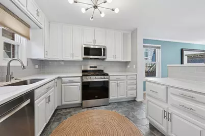 3239 N Kenmore Avenue #5, Chicago, IL 60657 - Photo 6