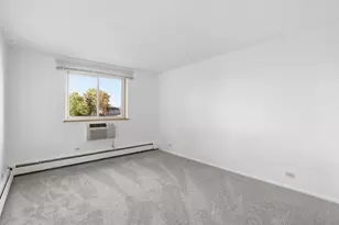 1375 Rebecca Dr, Hoffman Estates, IL 60169 - Photo 12