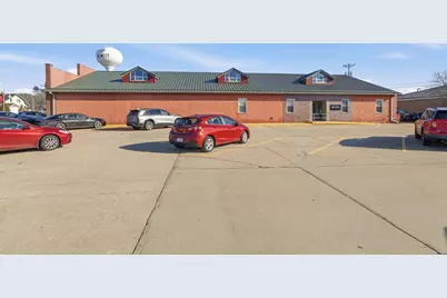 615 10th Street, Dewitt, IA 52742 - Photo 2