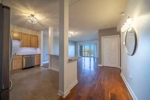 77 N Wolf Rd, Northlake, IL 60164 - Photo 2