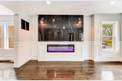 8109 S Marquette Avenue, Chicago, IL 60617 - Photo 8