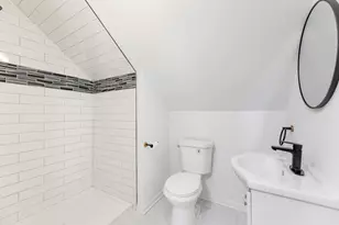 8109 S Marquette Ave, Chicago, IL 60617 - Photo 22