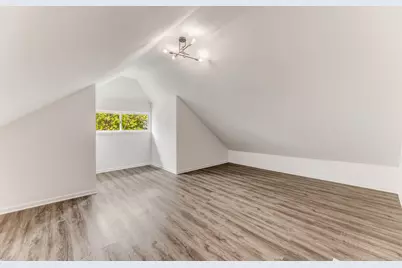 8109 S Marquette Avenue, Chicago, IL 60617 - Photo 20