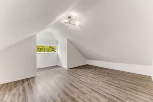 8109 S Marquette Ave, Chicago, IL 60617 - Photo 20